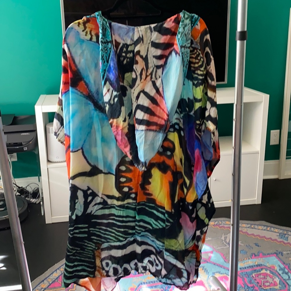 Very colofrul Camilla flowy midi dress with hood